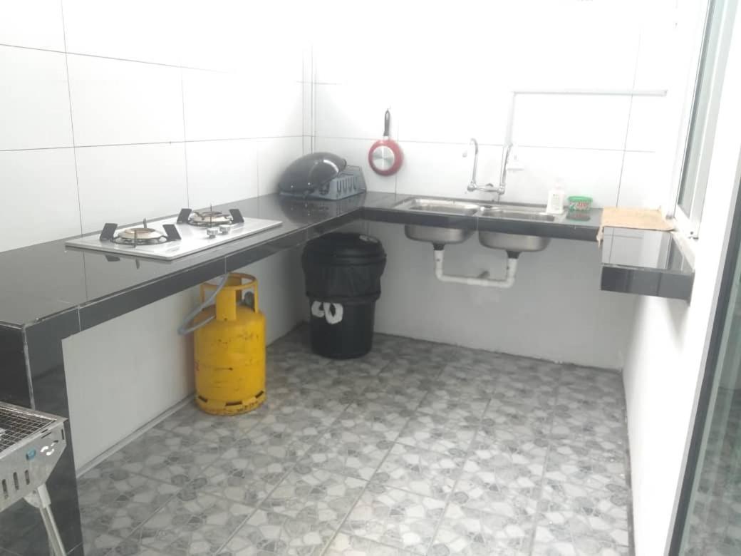 Nj_Homestay@Kkia/Petagas Kk Κότα Κιναμπαλού Εξωτερικό φωτογραφία